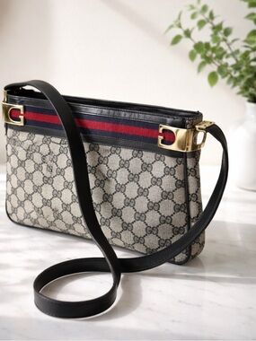 Authentic Sherry Line Shoulder/Bag Gucci